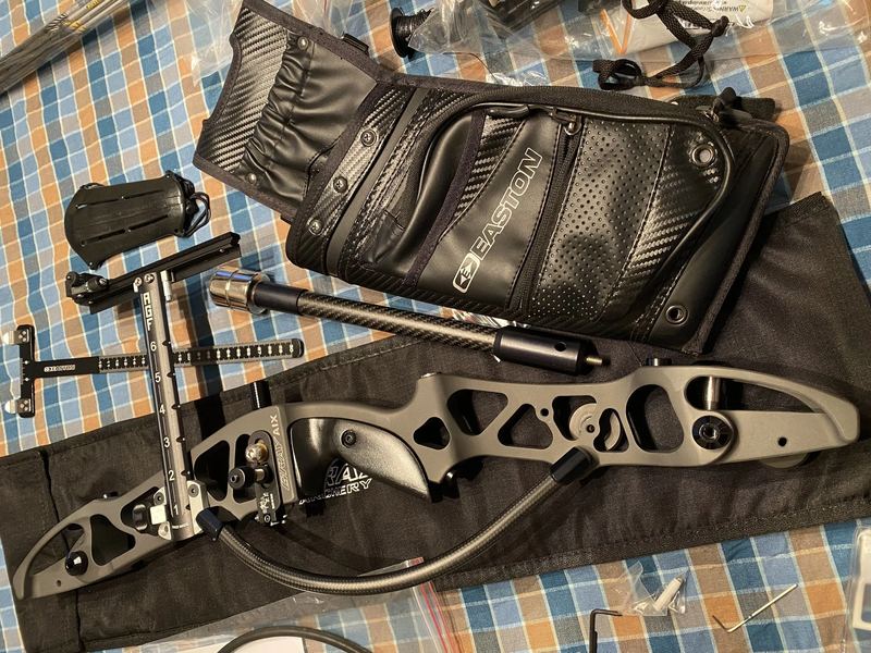 Recurve riser and accessories